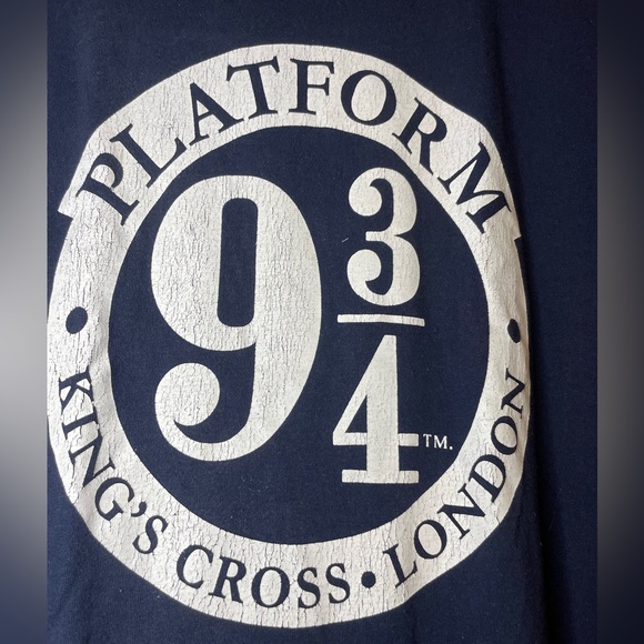 Harry Potter Shop at 9 3/4 Pre-owned Platform 9 and 3/4 Graphic Tshirt Size XL - Picture 6 of 6